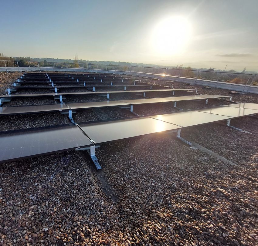 site industriel, panneaux solaires